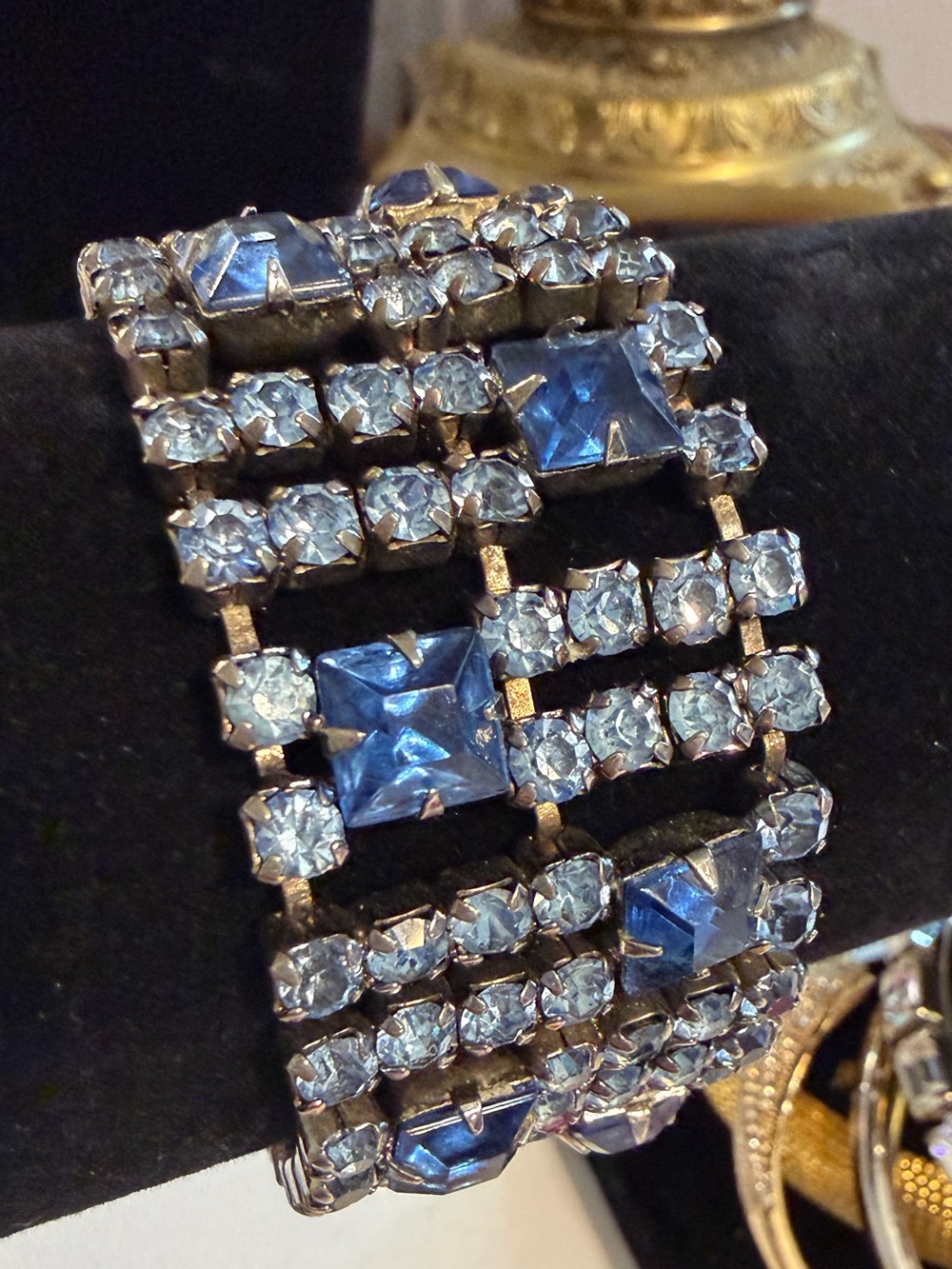 Vintage Unsigned Mid-Century Silver Tone Multi-Row Rhinstone Link Bracekt 1950s